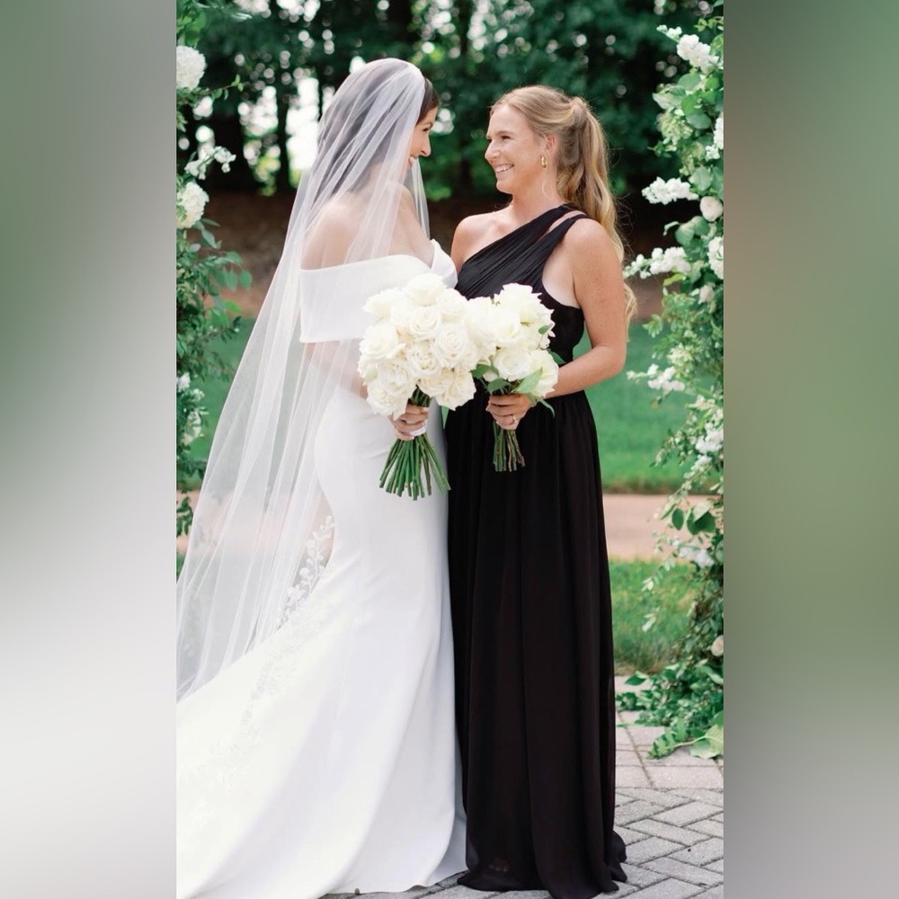 Elegant Black One-Shoulder Dress